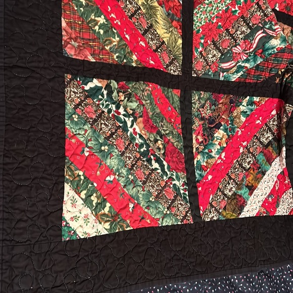 Homemade patchwork machine sewn beautiful color & pattern Christmas quilt 61”x49 - Picture 2 of 7
